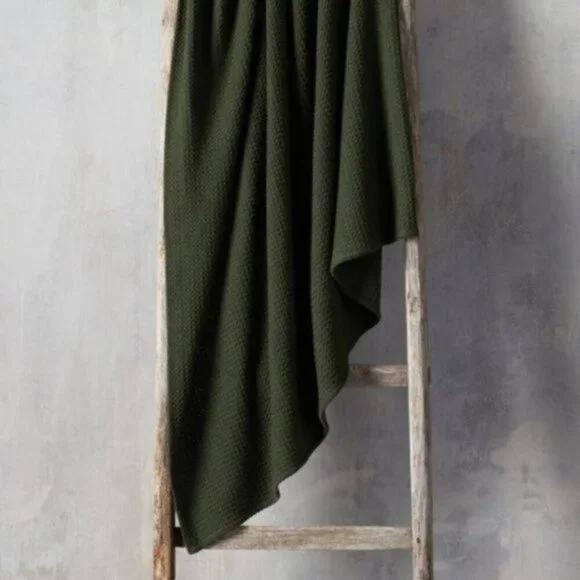 New ARHAUS Waffle Knit Throw Blanket - Picture 5 of 6